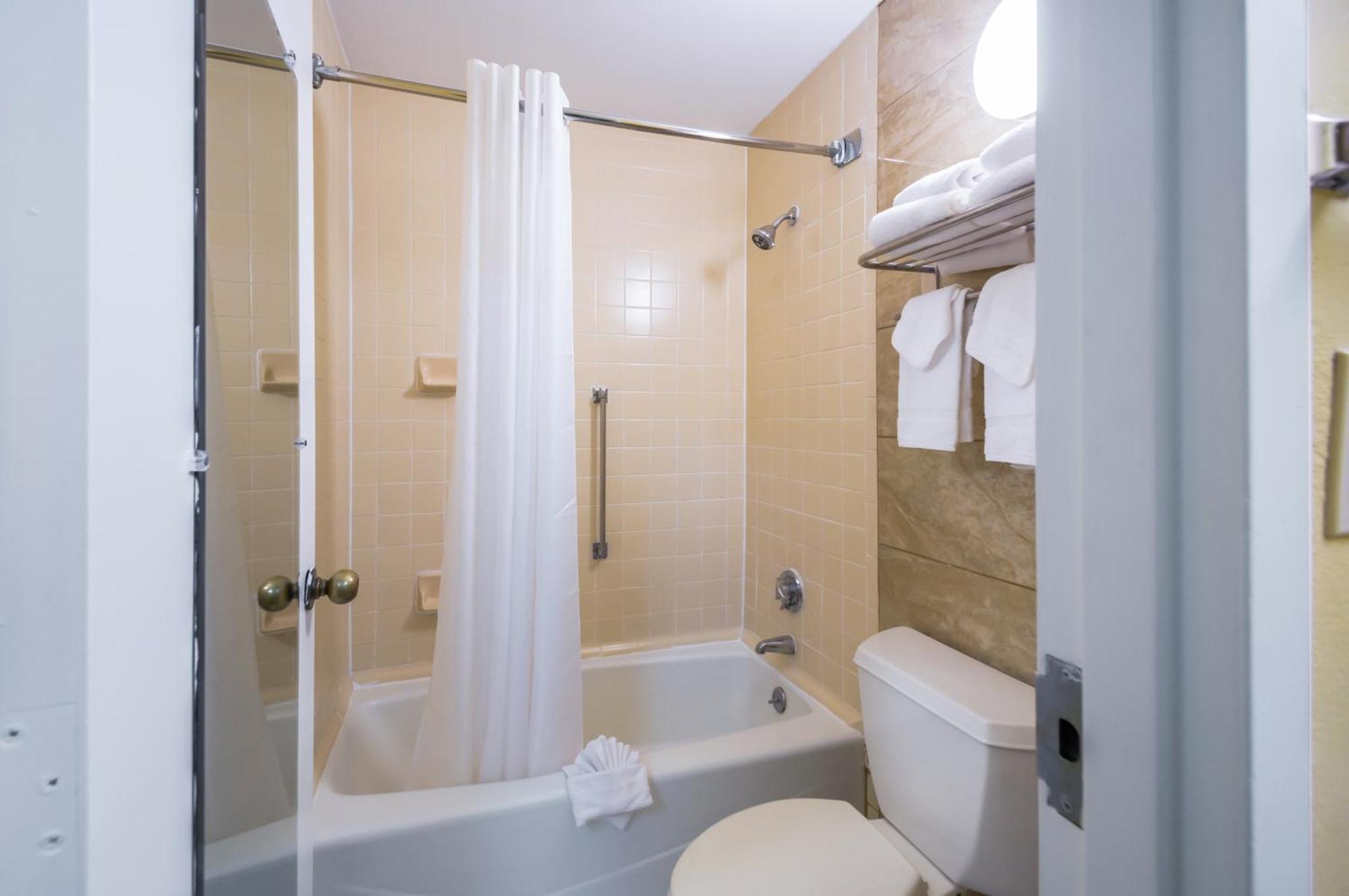 Quality Inn Fredericksburg-Central Park Area Extérieur photo
