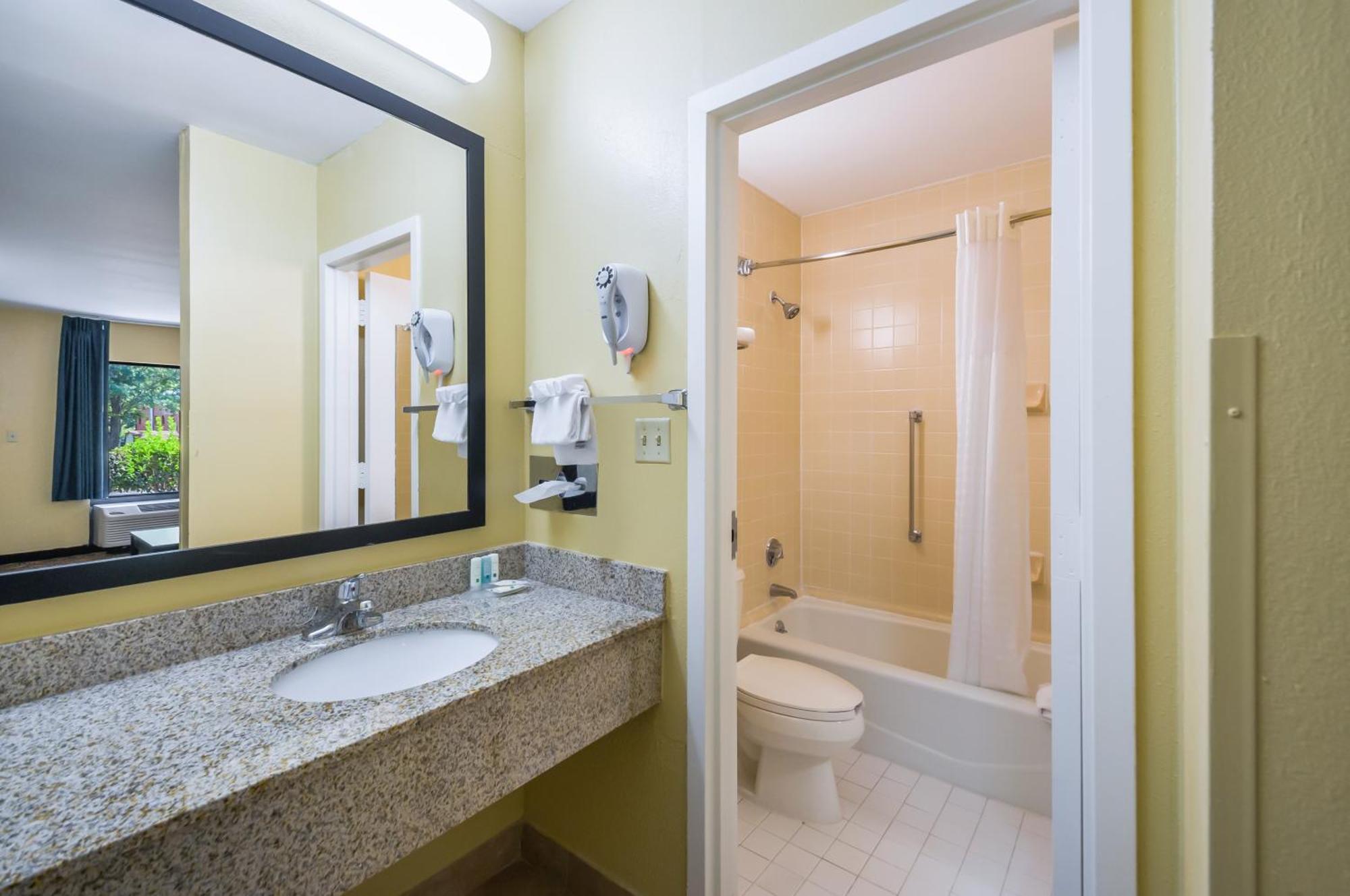 Quality Inn Fredericksburg-Central Park Area Extérieur photo